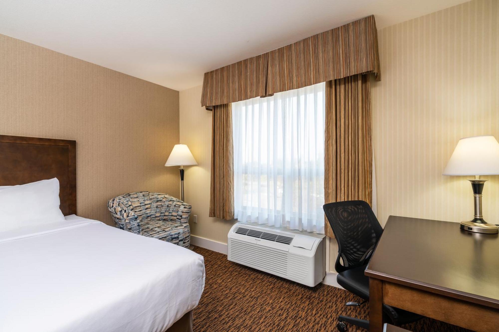 Comfort Inn & Suites Surrey Exterior foto